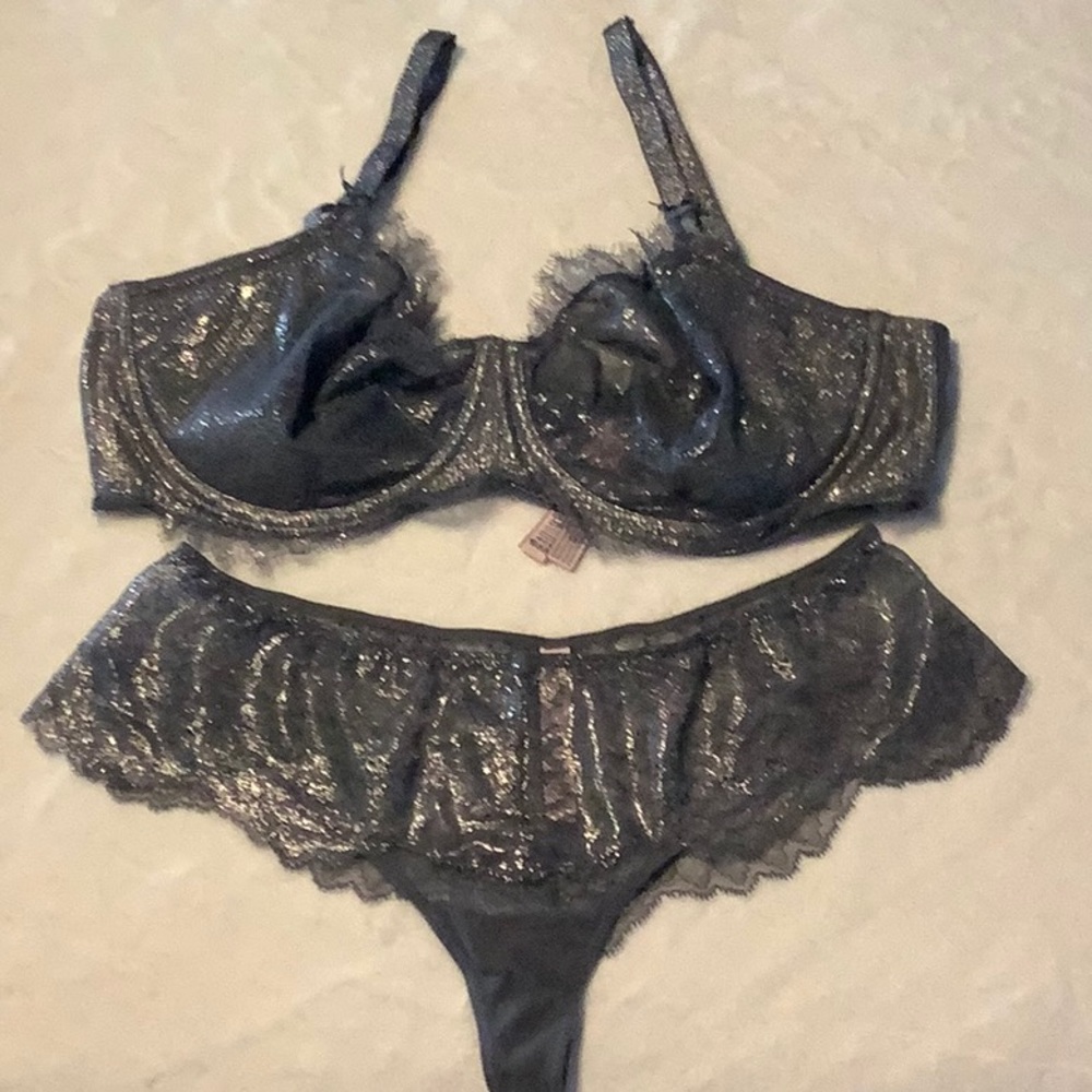 Victoria’s Secret Wicked Bra Set 36DDD